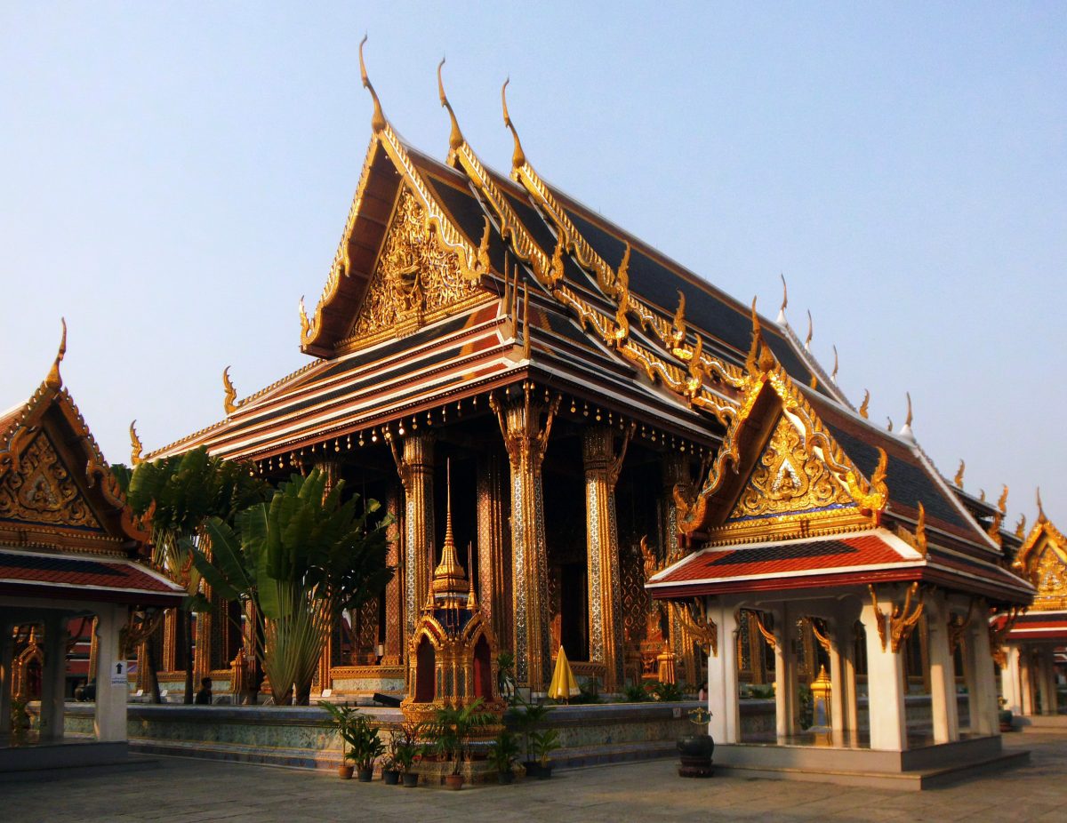 Wat Phra Kaew: Kuil Terindah dan Penuh Makna di Bangkok